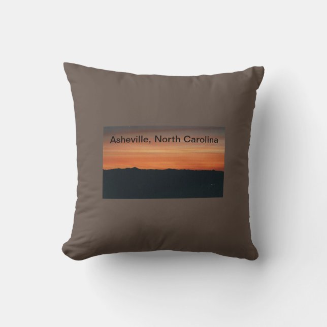 Brown Pillow med Asheville, NC Sunset Photo Kudde (Framsida)