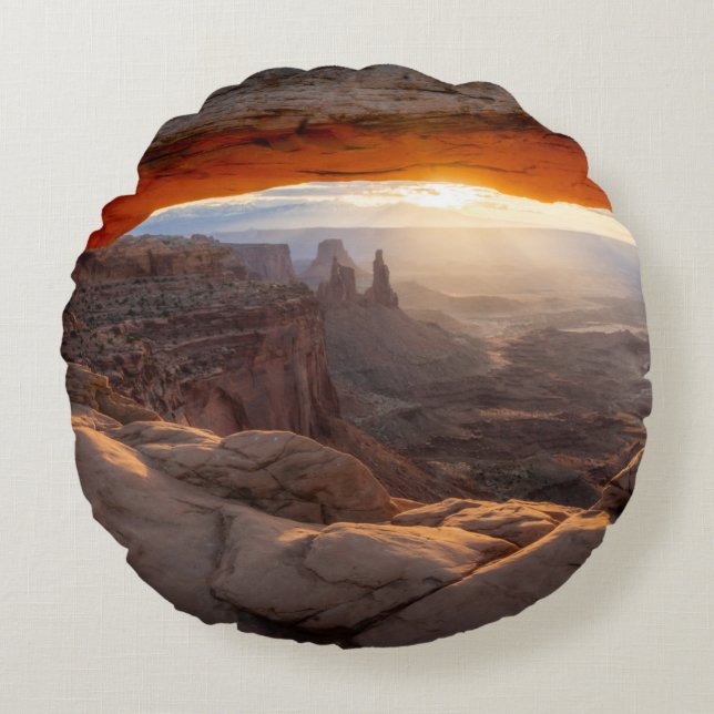 BROWN ROCKY MOUNTAIN UNDER SUNSET RUND KUDDE (Framsidan)