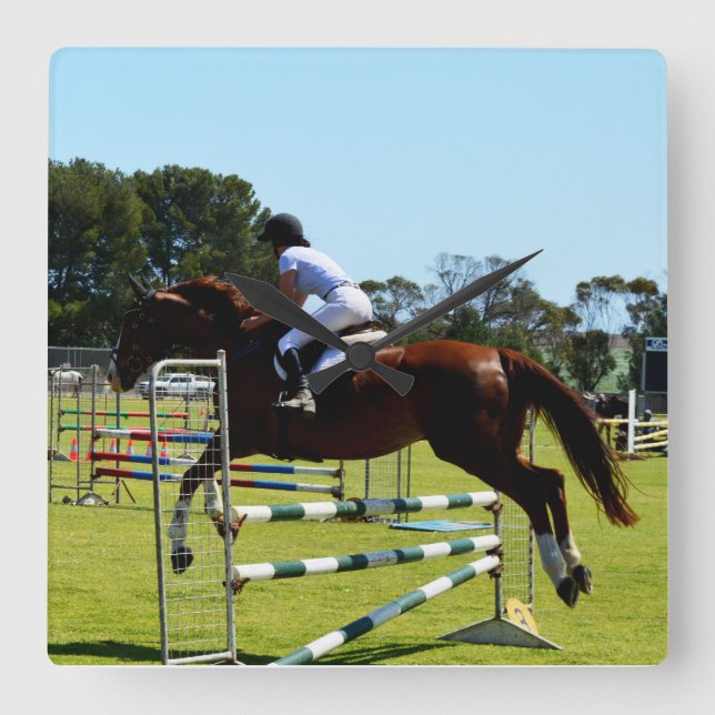 Brown Show Jumping Horse Fyrkantig Klocka (Framsida)