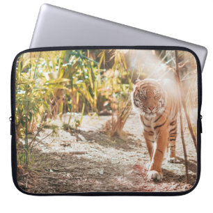 BROWN TIGER I WALKING GESTURE LAPTOP FODRAL