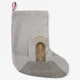 BROWN WOODEN DOOR LITEN JULSTRUMPA