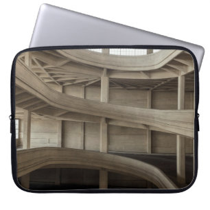 BROWN WOODEN RAM CEILING UNDER DAGEN LAPTOP FODRAL