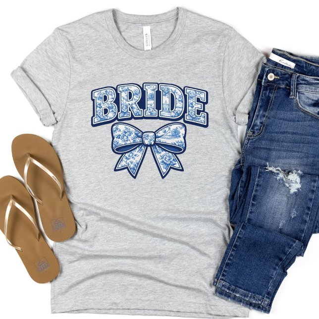 Brud Blå Toile Coquette Slöja T Shirt (Bride Blue Toile Blue Coquette Bow T shirt. Engagement, Bridal shower Bride Gift)