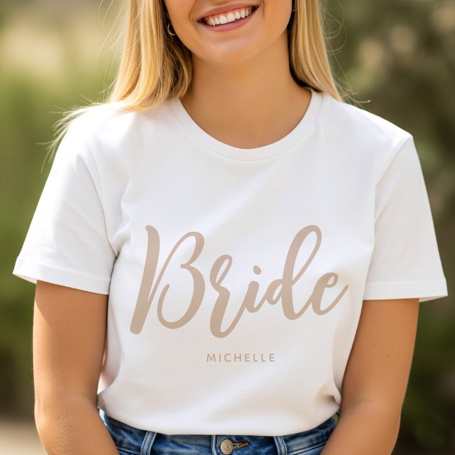 Brud Bröllop Personligt Namn Beige Vitt T Shirt (Skapare uppladdad)
