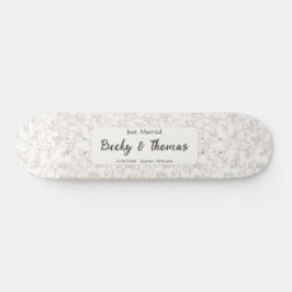 Brud & Brudgum på vit blomsterdekoration för bröll Mini Skateboard Bräda 18,5 Cm