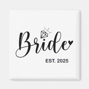Brud Est. 2025 Fästmö Fru Hustru Möhippa Magnet