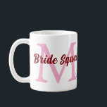 Brudgrupp lägg till namn monogram brudtärna rosa d kaffemugg<br><div class="desc">vacker design</div>