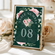 Brudrosalör med blommor av eukalyptus i smaragdgrö