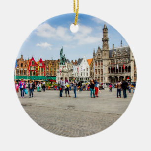 Bruges marknadsför stället fotograferar julgransprydnad keramik