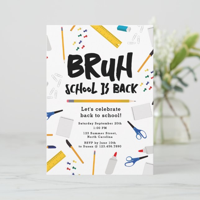 Bruh Skolan är Tillbaka till Skolan Barnkalas Inbjudningar (Stående Fram)