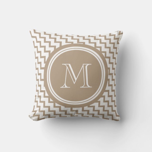 Brun Beige Chevron Monogram Elegant Kudde (Framsida)