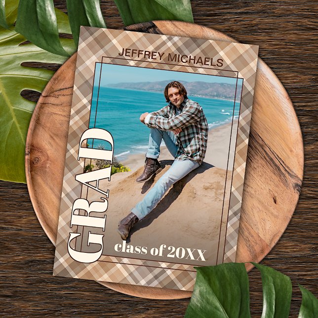 Brun Beige Tartan Plaid Examenstillkännagivande Vykort (Skapare uppladdad)