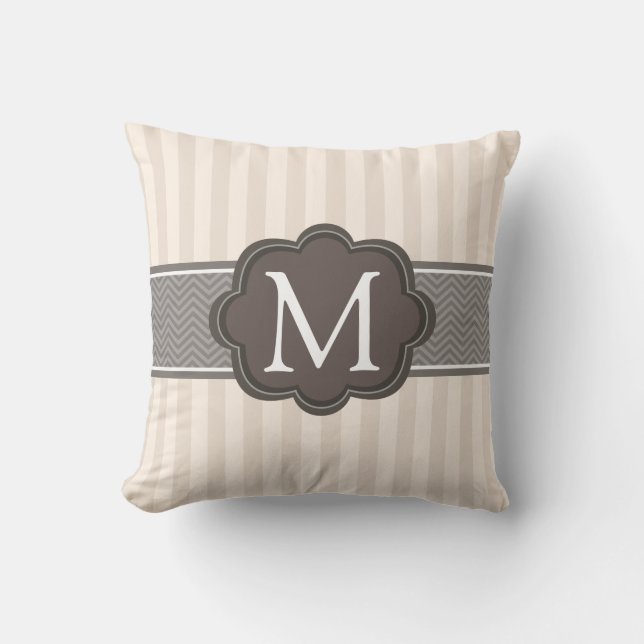 Brun beställnings- Monogram för eleganta randar Kudde (Framsida)