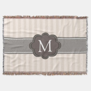 Brun beställnings- Monogram för eleganta randar Mysfilt
