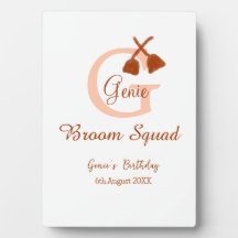 Brun broom Squad Birthday namn peach monogram