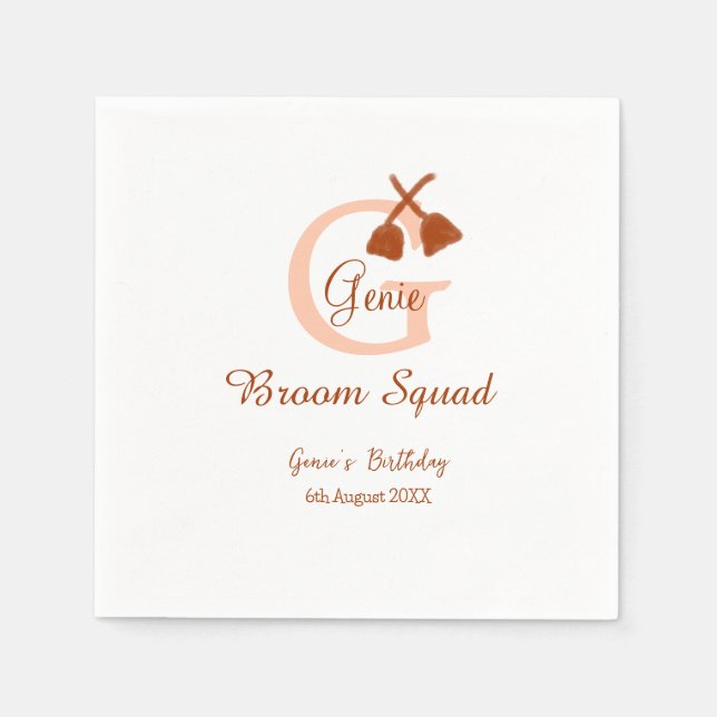 Brun broom Squad Birthday namn peach monogram Pappersservett (Framsidan)