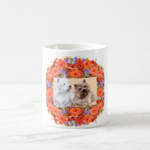 Brun Cairn och Westie Terriers i Floral Kaffemugg