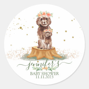Brun Cavapoo med blomkrona Baby Shower Runt Klistermärke