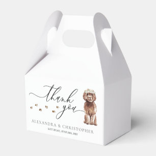 Brun Cavapoo-valp Bröllopskalligrafi Tack Presentaskar