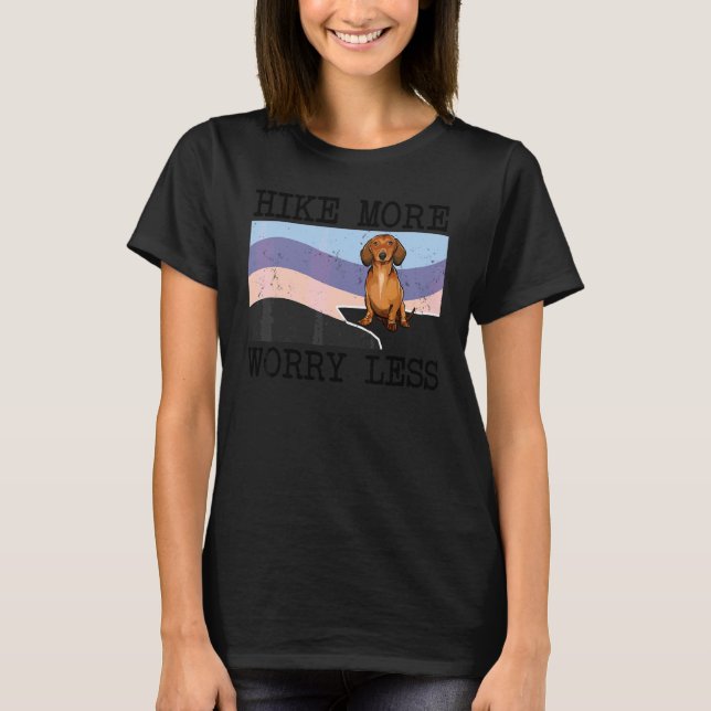 Brun Dachshund Vandra Mer Oroa Mindre Grafisk Vand T Shirt (Framsida)