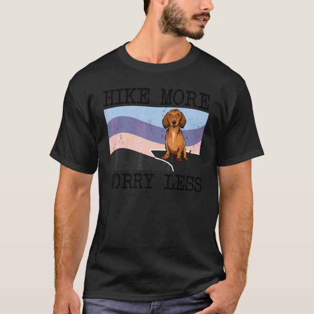 Brun Dachshund Vandra Mer Oroa Mindre Grafisk Vand T Shirt (Framsida)
