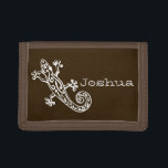 Brun gecko vit, stiliserad med namn wallet<br><div class="desc">Uppmuntra att spara med den här reptilen gecko stilized wallet eller purse,  anpassa med ditt namn. Läs Joshua. Sarah Trett är enastående och designad.</div>