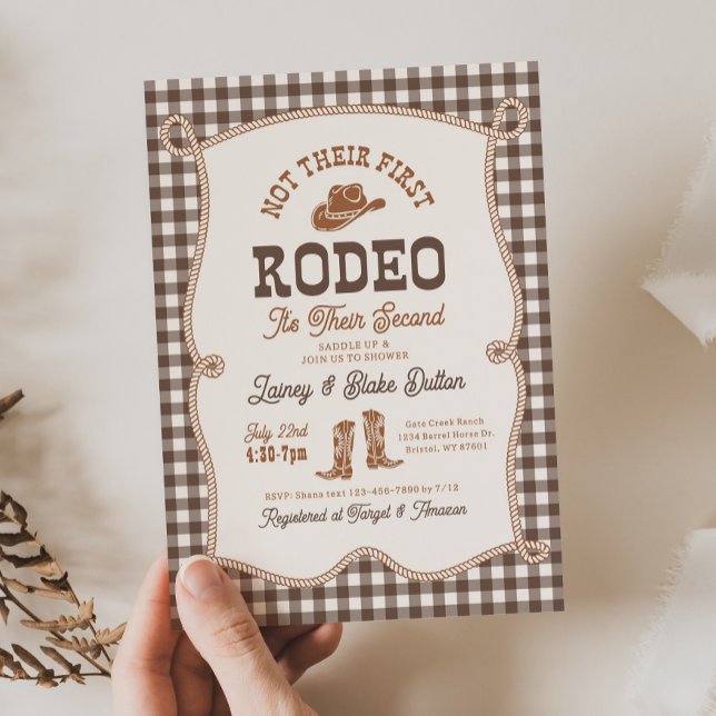 Brun Gingham Inte Deras Första Rodeo Inbjudan (Skapare uppladdad)