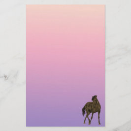 Brun häst i Vind Stationery Papper
