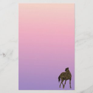 Brun häst i Vind Stationery Papper