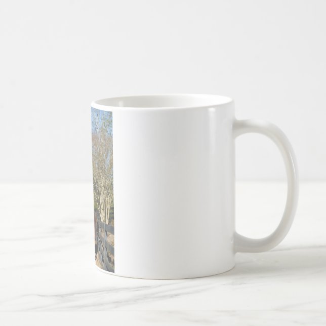 Brun häst mot ett staket kaffemugg (Höger)