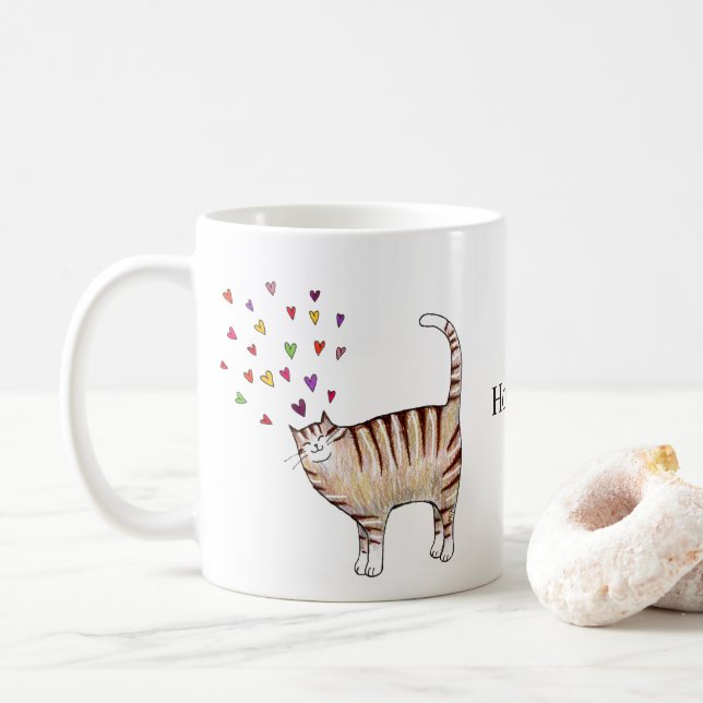 Brun katt med hjärtan och eget namn  kaffemugg (Med munk)