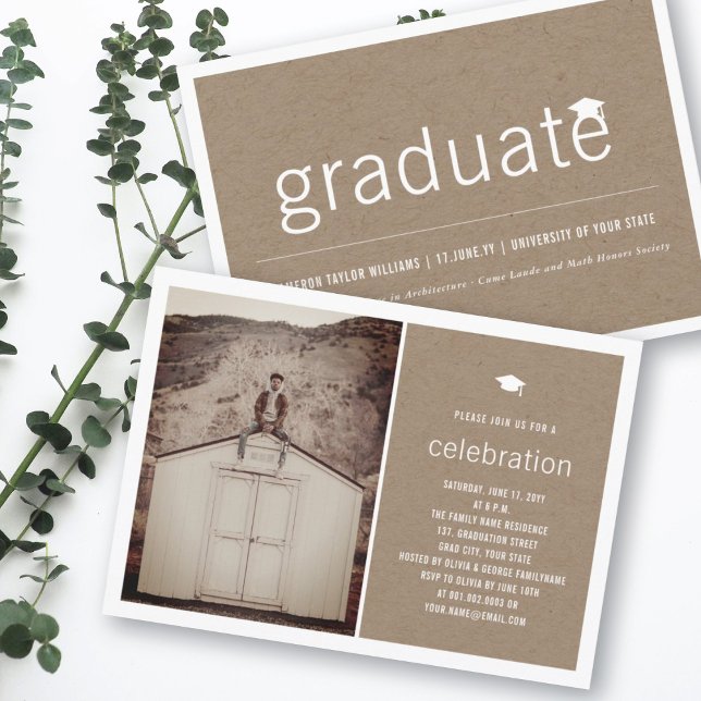 Brun Kraft Enkel Studentfoto Examenfest Inbjudningar (Brown Kraft Simple Graduate Photo Rustic Graduation Party Invitation @ zazzle.com/color_therapy)