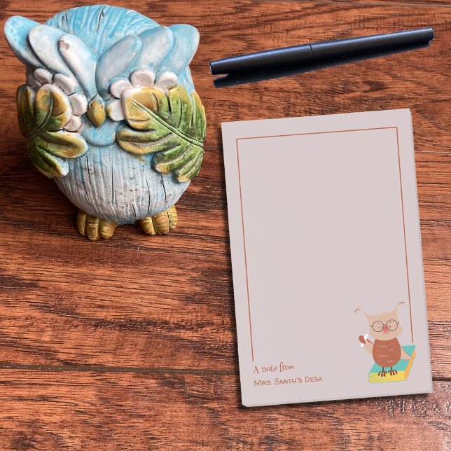 Brun lilla uggla på en bok Läraranteckningar Post-it Block (Skapare uppladdad)