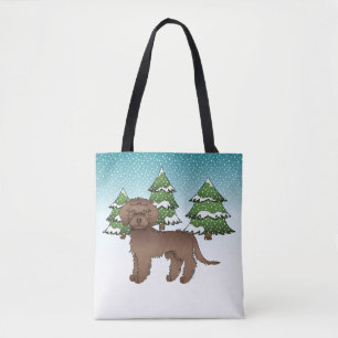 Brun Mini Goldendoodle Hund I En Vinter Skog Tygkasse