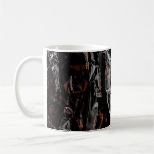 Brun och vitt torkat löv kaffemugg