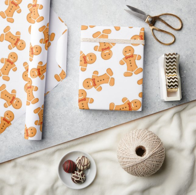 Brun pepparkaksgubbe på vitt presentpapper (Hantverk)