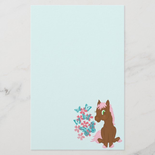 Brun ponny med stationära blommor och fjärilar brevpapper (Framsida)