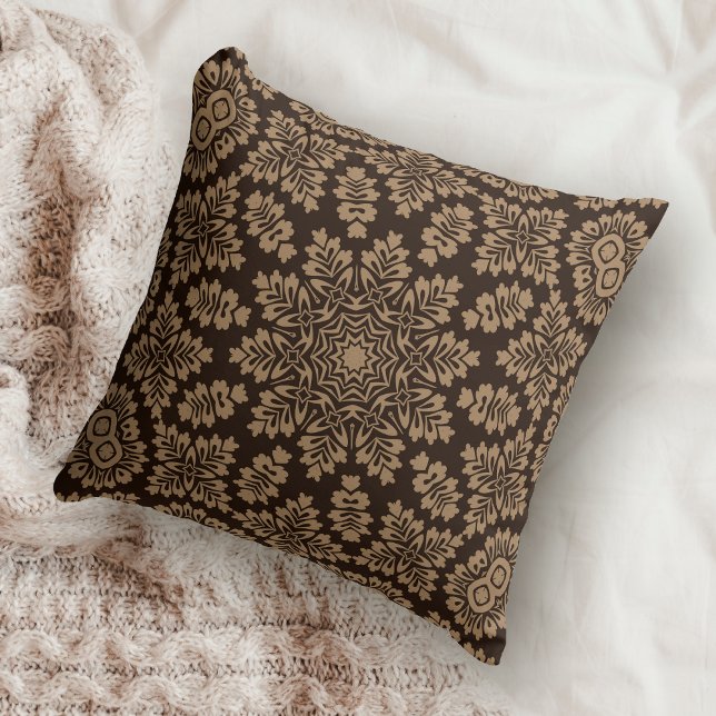 Brun stjärngeometri kudde (Skapare uppladdad)