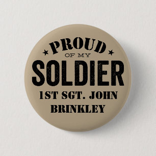 Brun stolthet över min armés SOLDIER med Namn Knapp