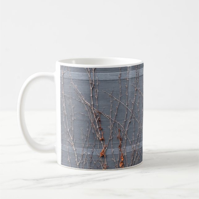 Brun torkad löv på vatten kaffemugg (Vänster)
