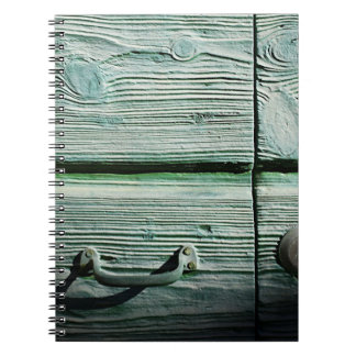 Brun trämåda anteckningsbok