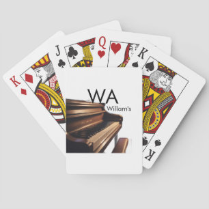 Brun träpiano bord nycklar monogram namn casinokort