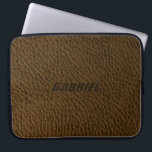 Brun utmattning Faux-läder Se Monogram Laptop Sleeve<br><div class="desc">Elegant brun utslitna faux-läder med anpassade och monogram 2 som tillval. Finns på många produkter och kan begäras på alla produkter som Zazzle erbjuder. Om du behöver hjälp med att anpassa någon av mina designers kontaktar du ArtOnWear-designern. Kostnadsfri textformatering med hjälp av direkthjälp tillgänglig på begäran.</div>