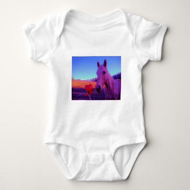 Bruna hästar och rött hjärta tee shirt (Framsida)
