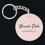 Brunch Klubb | Rosa Namn Modern handskriven skrift<br><div class="desc">Enkel, snyggt "Brunch Klubb"-anpassningsbar offertdesign i modern minisalistisk handskriven skripttypografi och ett eget namn fält för att lägga till ditt namn eller namnen på dina brunchvänner som en söt matchande uppsättning eller gåva! Brunch lär ha sitt ursprung i England i slutet av 1800-talet och blev populär i Förenade Stater på...</div>