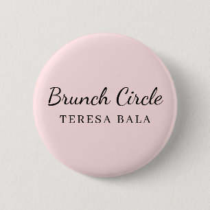 Brunchklubb Rosa handskrivet manusnamn design Knapp