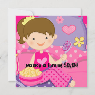 Brunette Girl Slumber Party födelsedagsinbjudan Inbjudningar