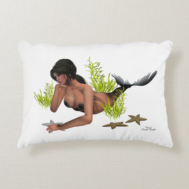 Brunette Sjöjungfru with Starfish Dekorativ kudde (Framsidan)