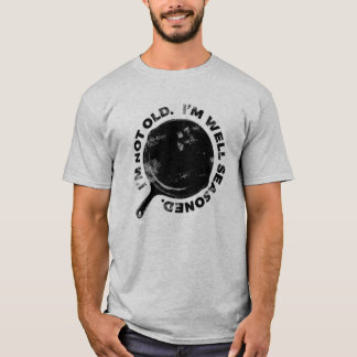 Brunn kryddat gjutjärn över backefödelsedagen t shirt