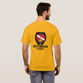 Brunnen hängde den bottenlösa dykareT-tröja T Shirt